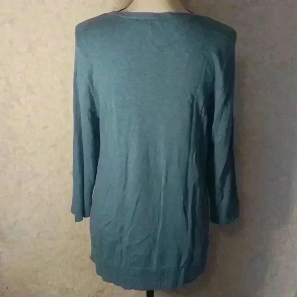 Soft Side-Button 3/4-Sleeve Pullover Size L - Picture 4 of 9